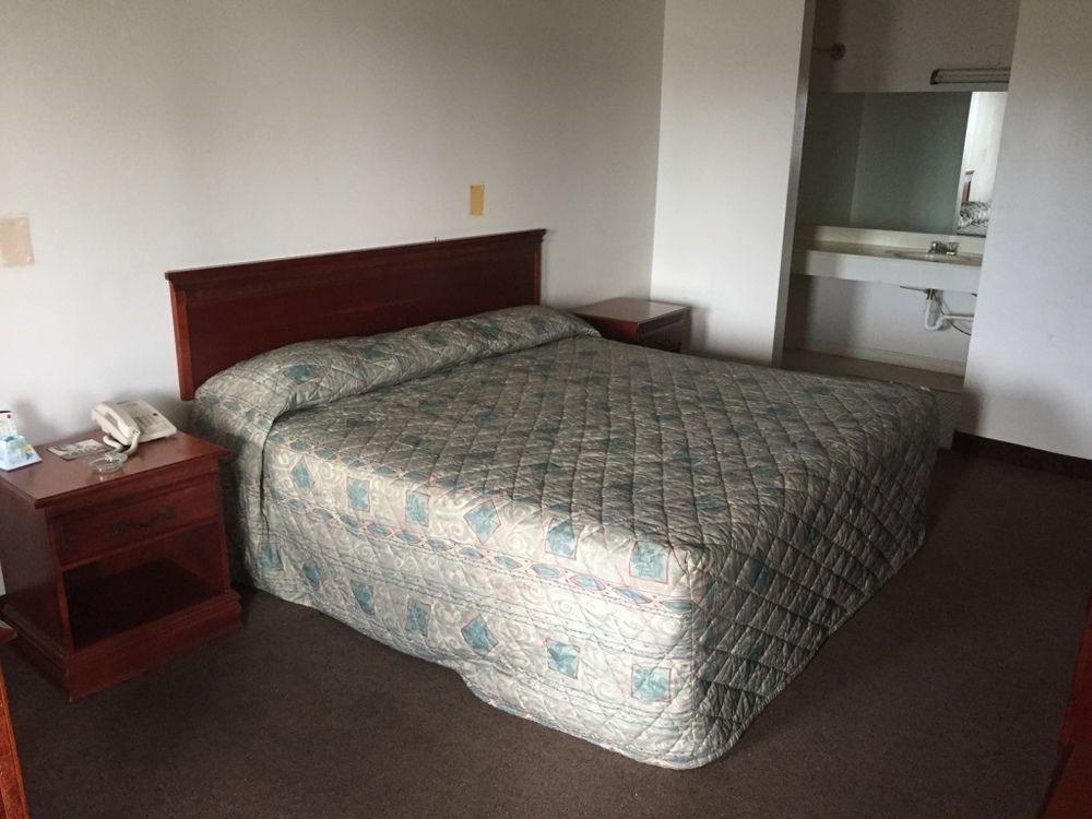 Rodeway Inn 迪克索 外观 照片